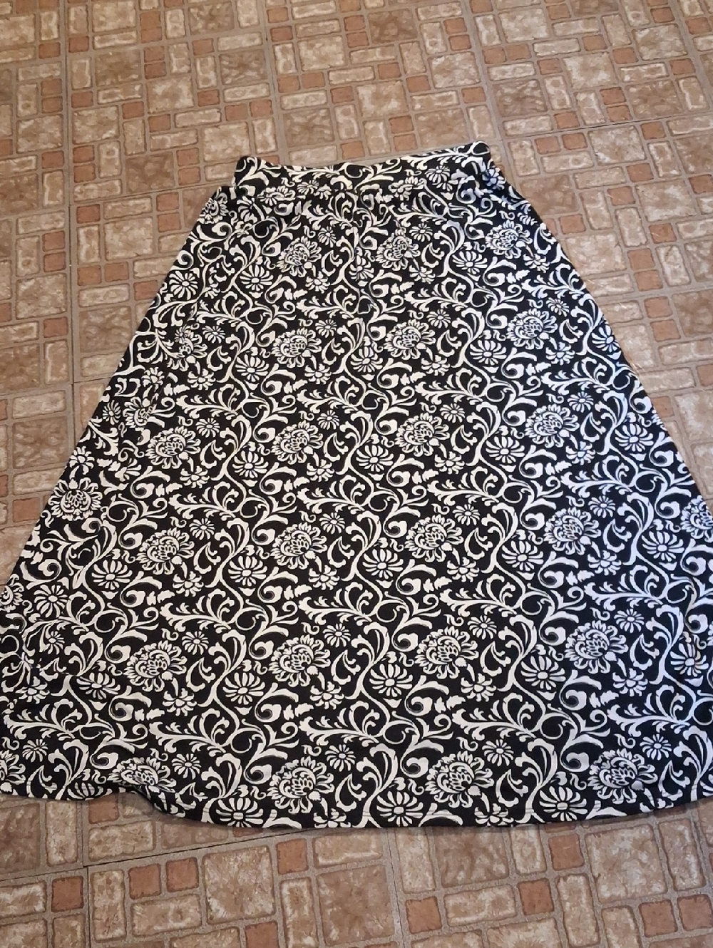 Kim Rogers Black and White Floral A-Line Skirt